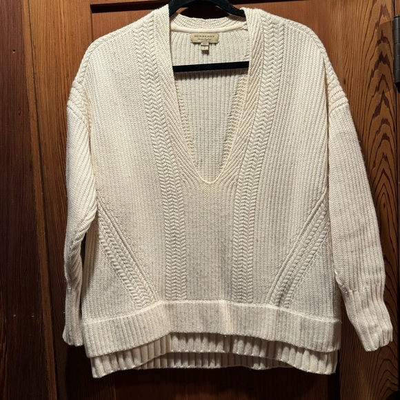 Burberry Cashmere Wool Cable V-neck Cream Sweater, Size S / P - Picture 5 of 15